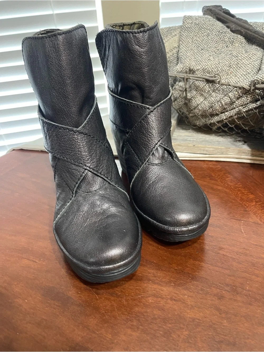 Fly London Rada Wedge Boot  Ankle Bootie Leather